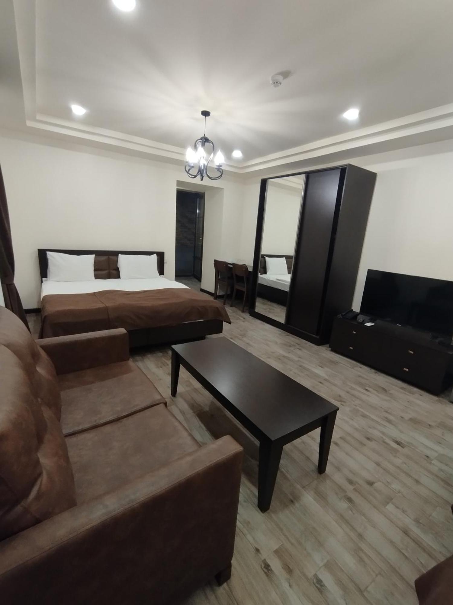 Boutique Living Hotel エレバン エクステリア 写真