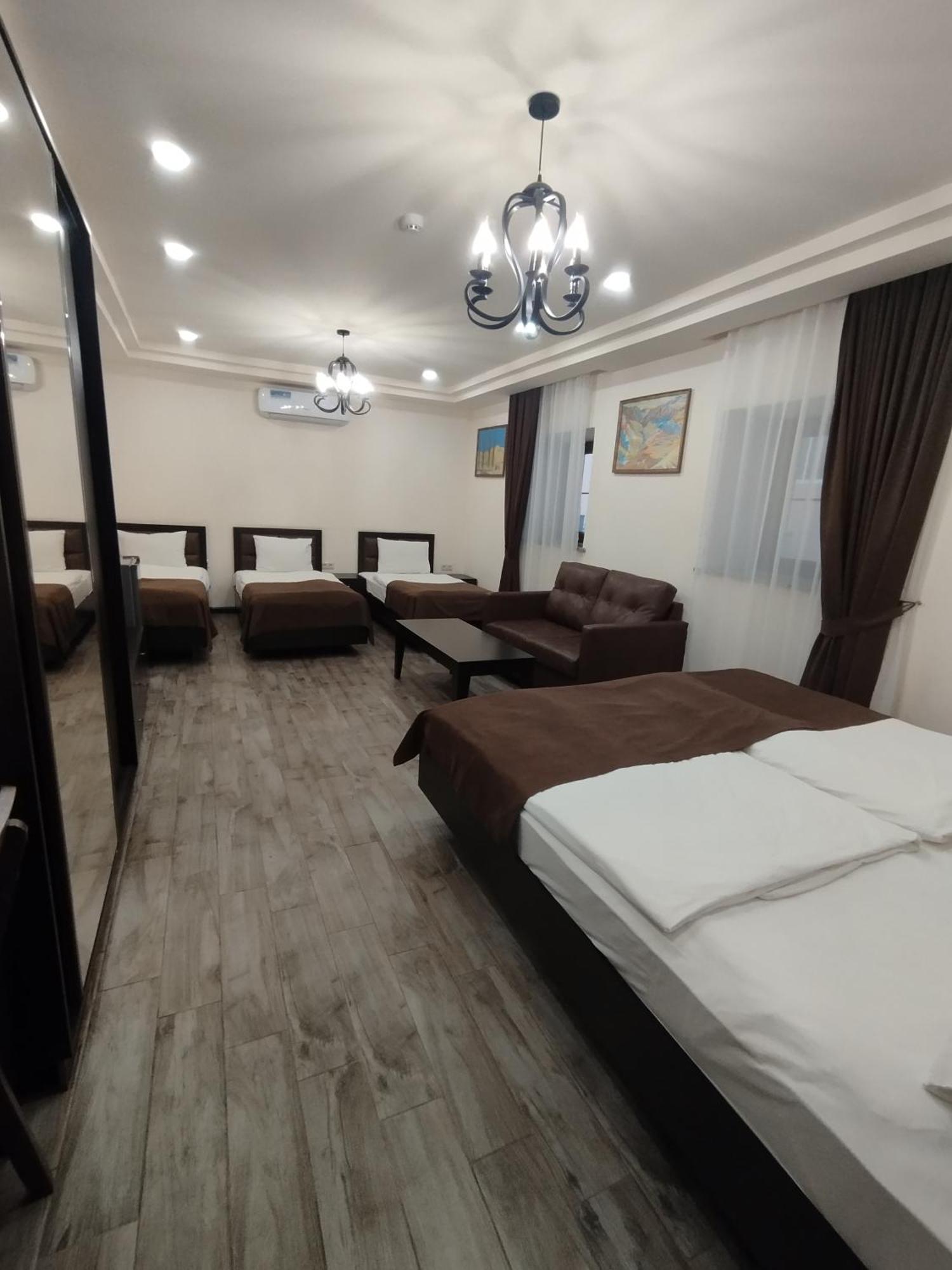 Boutique Living Hotel エレバン エクステリア 写真
